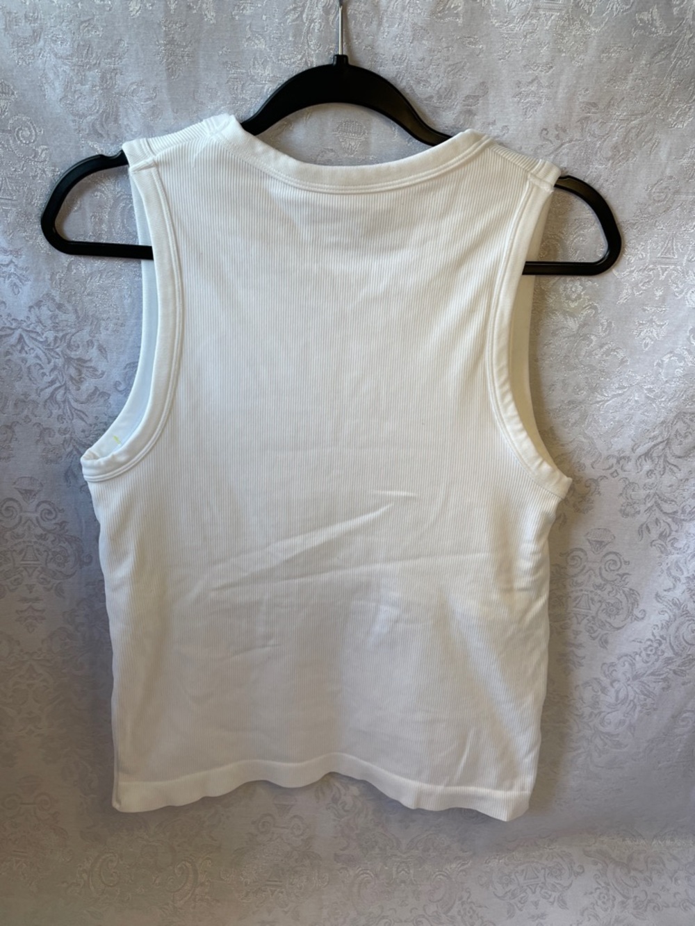 NWT all in motion Women’s White Ribbed Crew Tank. Size 2X - Picture 2 of 6